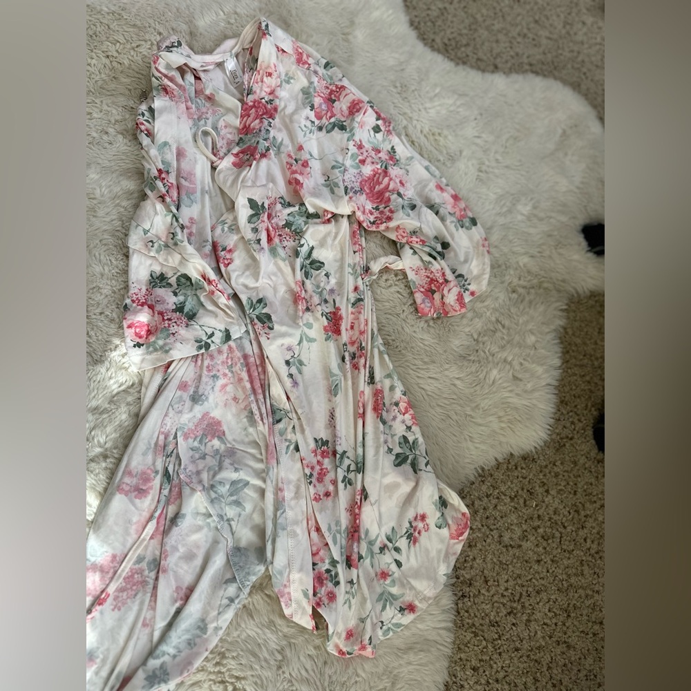 Flora nikrooz robe os